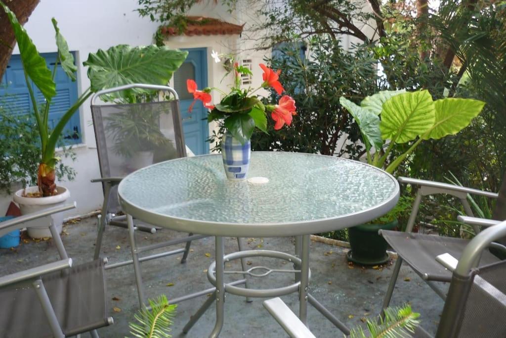 Loula Apartment *
